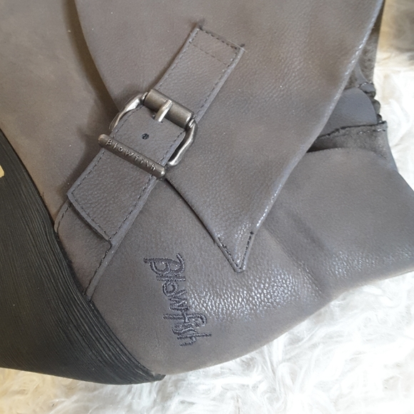 Blowfish Malibu grey faux leather ankle boot with buckle accent size 10 - Picture 8 of 12
